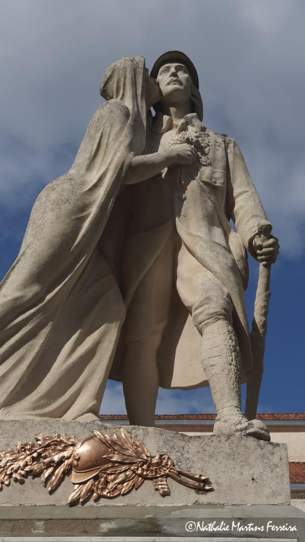 Monument aux morts portrait.jpg